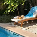 La Maison Des Autres, Piscine Chauffee, Chambres D'Hotes, Proche D'Uzes, Nimes, Pont Du Gard Nouveau 2026 Spa De Luxe Privatif Dans La Suite Pour 2 Penzion 3*