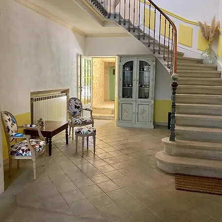 La Maison Des Autres, Piscine Chauffee, D'hotes Proches Uzes, Nimes, Pont Du Gard Guest house *