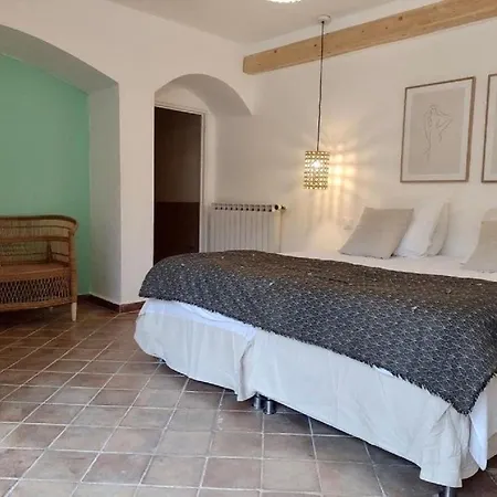 La Maison Des Autres, Piscine Chauffee, D'hotes Proches Uzes, Nimes, Pont Du Gard Guest house *