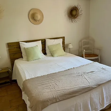 La Maison Des Autres, D'hotes, Piscine Chauffee, Pour 2 Avec Privatif - Non Disponible En Juillet Et Aout - 3* Saint-Géniès-de-Malgoirès