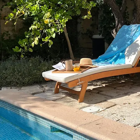 La Maison Des Autres, Piscine Chauffee, D'hotes, Proche D'uzes, Nimes, Pont Du Gard, Ales 招待所 3*