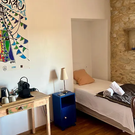 La Maison Des Autres, Piscine Chauffée, D'hôtes, Proche D'uzès, Nîmes, Pont Du Gard, Alès Casa de hóspedes Saint-Genies-de-Malgoires