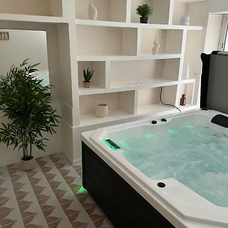 La Maison Des Autres, D'hotes, Piscine Chauffee, Pour 2 Avec Privatif - Non Disponible En Juillet Et Aout - Saint-Genies-de-Malgoires