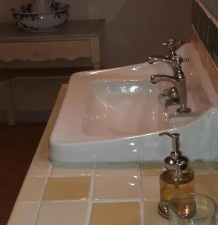 La Maison Des Autres, Piscine Chauffee, D'hotes, Proche D'uzes, Nimes, Pont Du Gard, Ales 3*