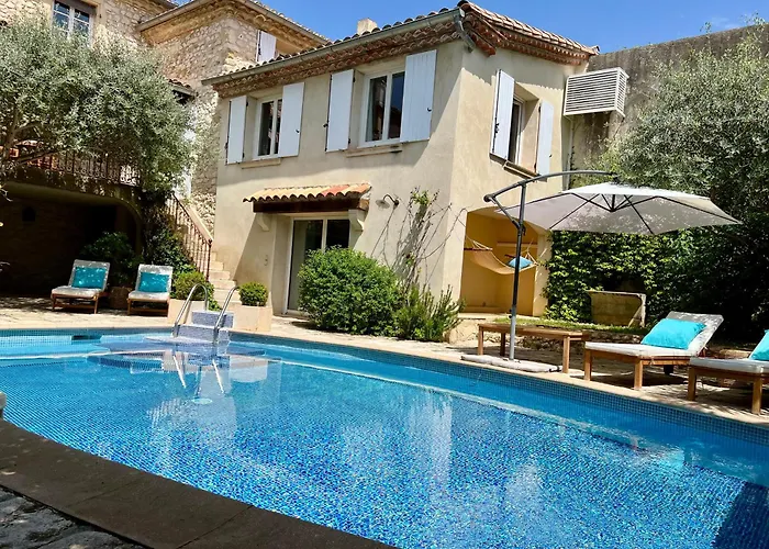 Pensión La Maison Des Autres, piscine chauffée, chambres d'hôtes proche d'Uzès, Nîmes, Pont du Gard 3*