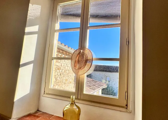 La Maison Des Autres, piscine chauffée, chambres d'hôtes proche d'Uzès, Nîmes, Pont du Gard 3* Saint-Genies-de-Malgoires
